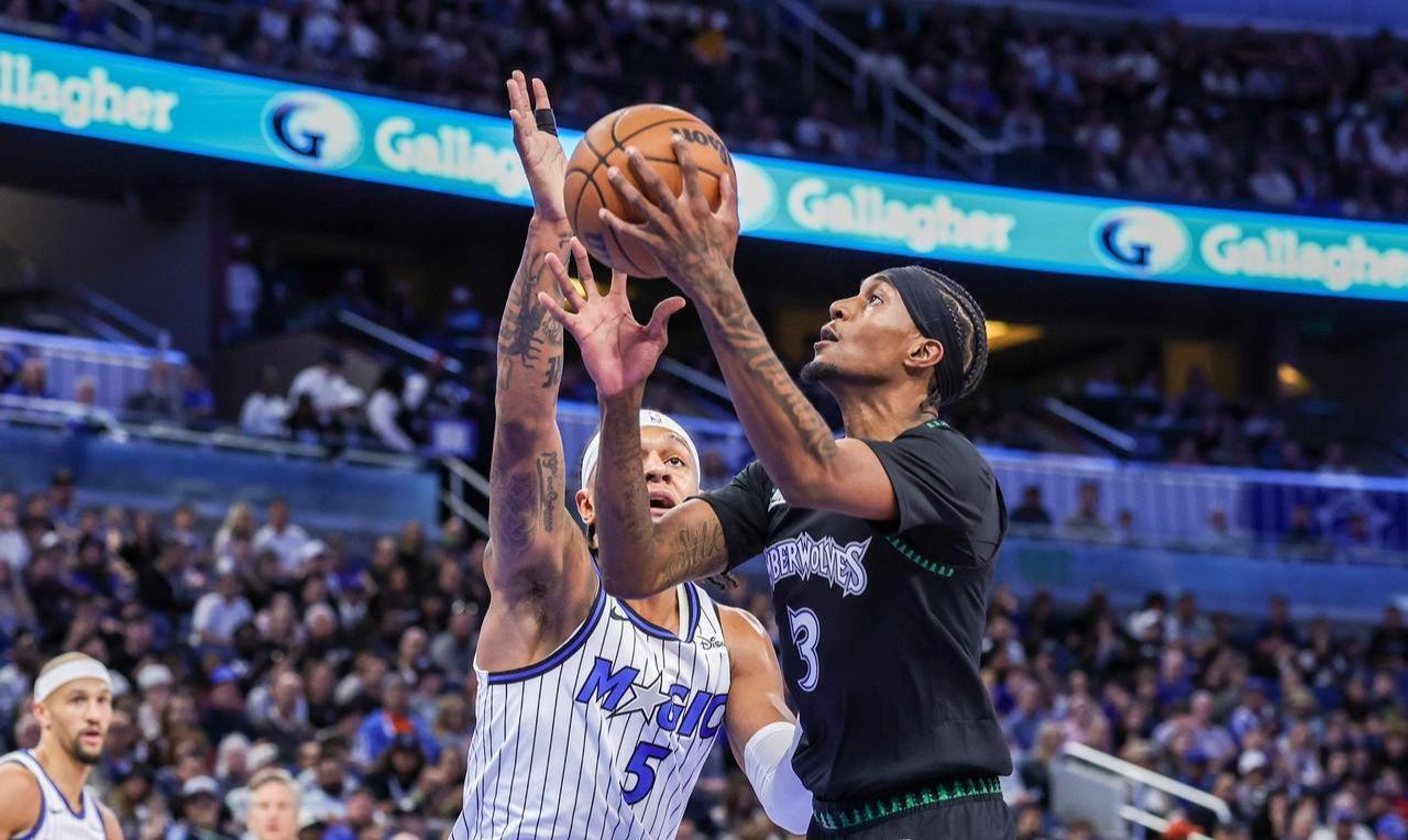 开云体育APP下载-爆大冷！7人上双掀翻西部劲旅：全场开心欢呼，直通季后赛仍有戏